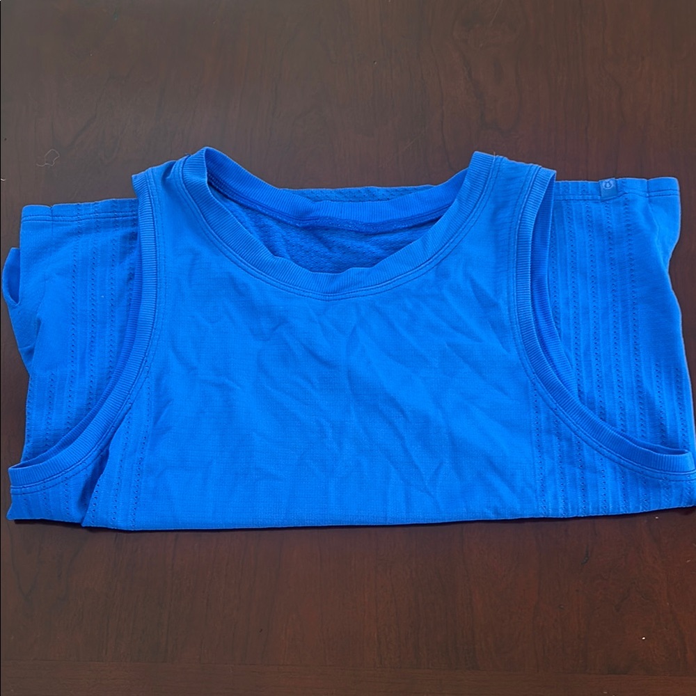 Blue lululemon top